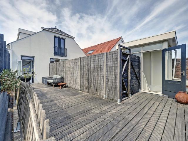 Bovenwoning te koop in Naaldwijk