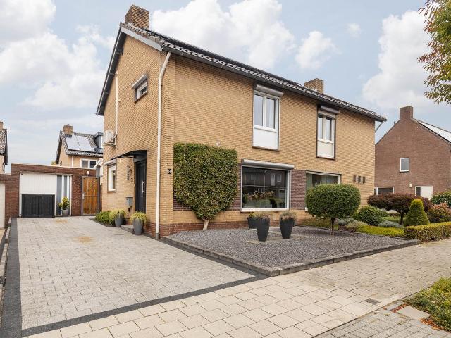 Eengezinswoning te koop in Urmond, Limburg