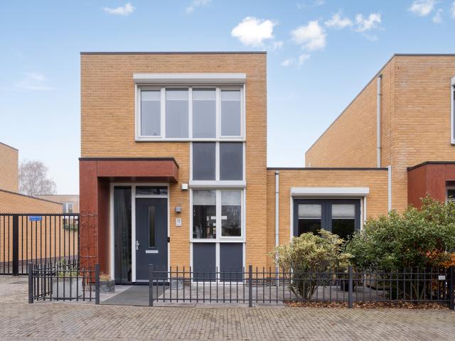 Eengezinswoning te koop in Strijp, Acht