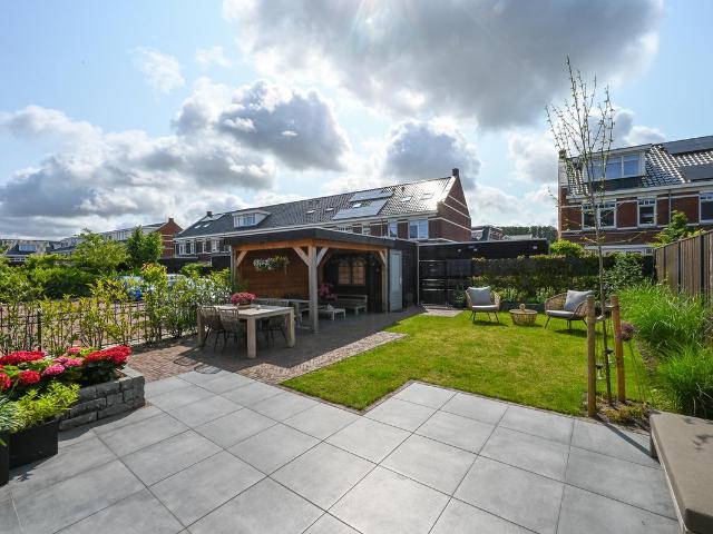 Woonboerderij te koop in Den Haag, Zuid Holland