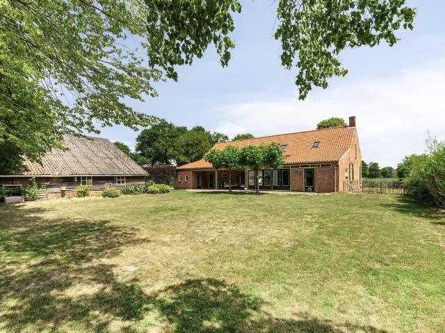 Woonboerderij te koop in Strijbeek