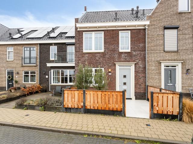 Eengezinswoning te koop in Molenpolder, Oude-tonge