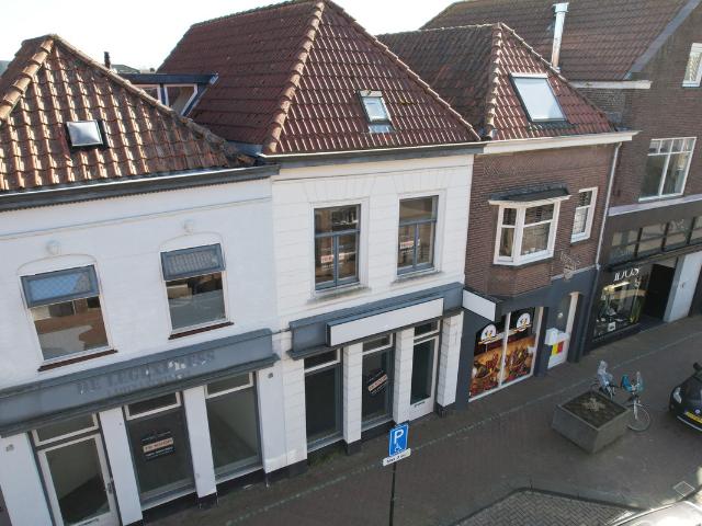 Tussenwoning te koop in Welberg, Steenbergen
