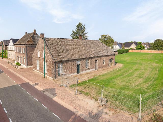 Woonboerderij te koop in Sambeek
