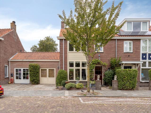 Woonboerderij te koop in De Grunerie, Oegstgeest