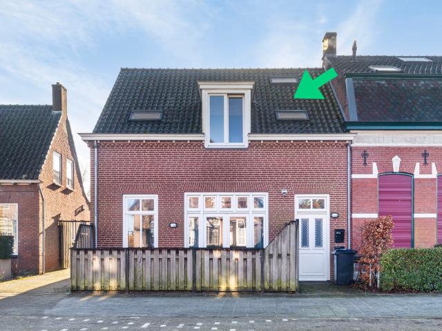 Bovenwoning te koop in Haarsteeg