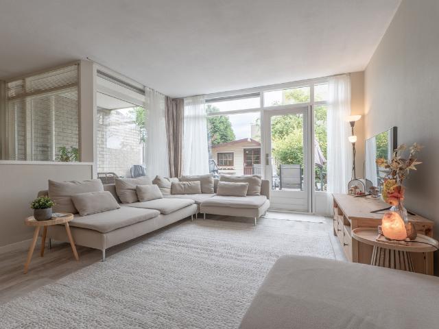 Benedenwoning te koop in Tussenwater, Hoogvliet