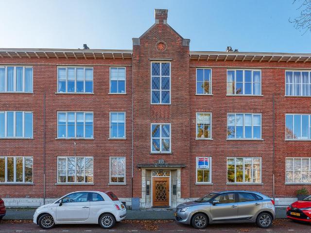 Bovenwoning te koop in Den Haag, Zuid Holland