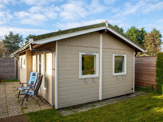 Geschakelde Woning te koop in Midsland, Friesland