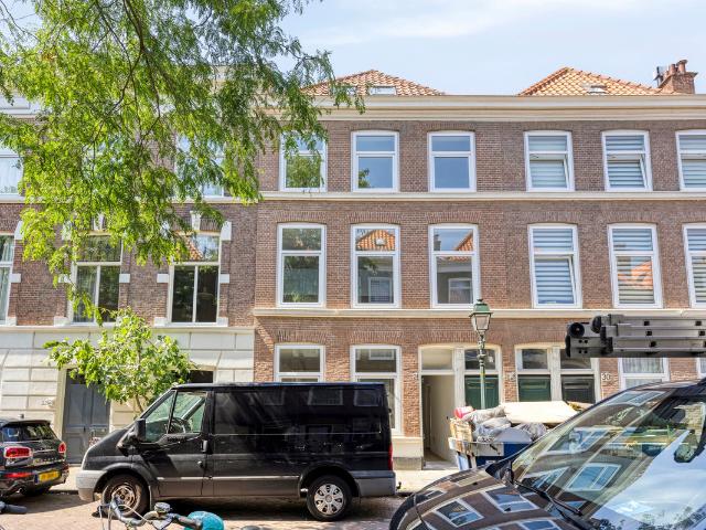 Bovenwoning te koop in 's-gravenhage, Zeeheldenkwartier