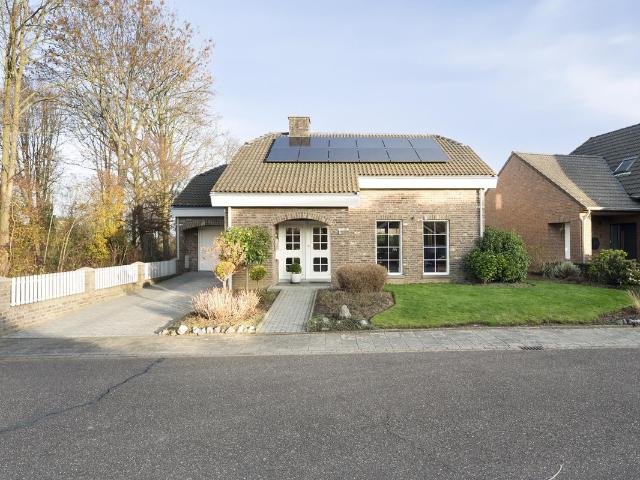 Villa te koop in Einighausen, Limburg