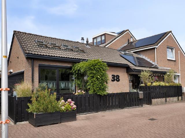 Bungalow te koop in Nieuwerkerk