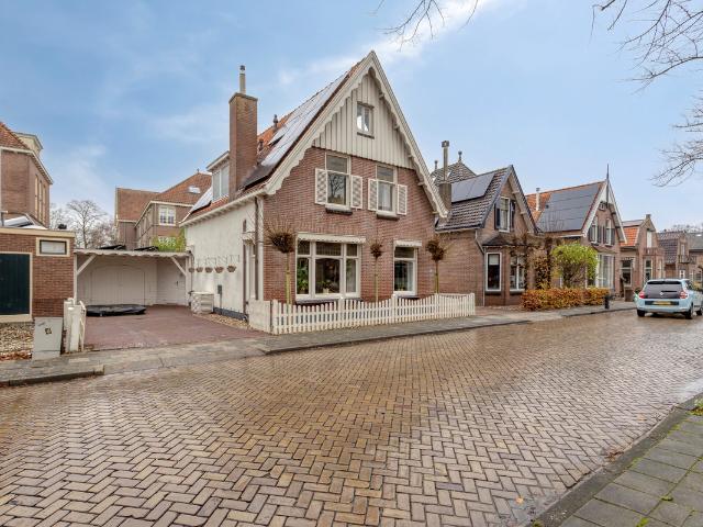 Woning te koop in Middelharnis, Zuid Holland