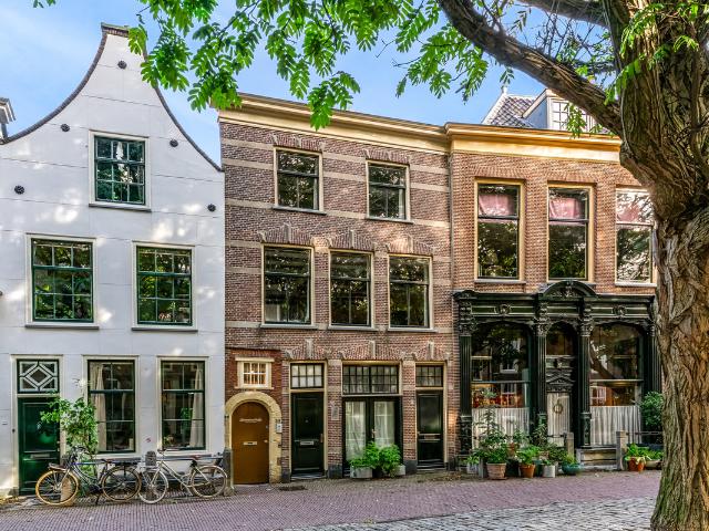 Tussenwoning te koop in Zuid Holland