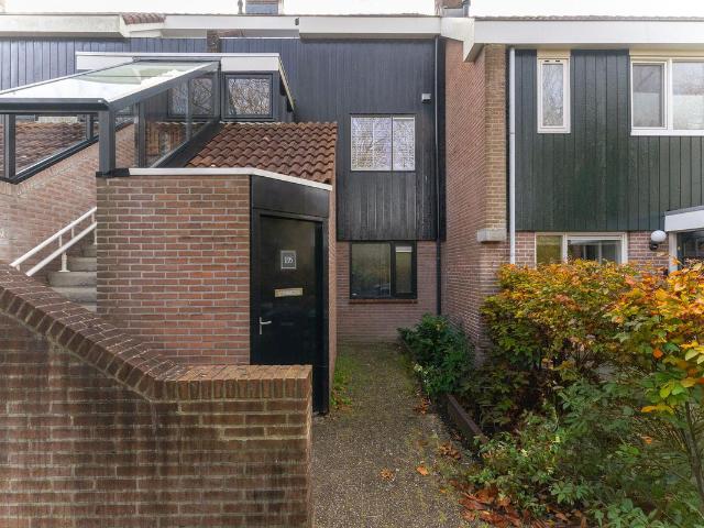 Dubbele Bovenwoning te koop in Grote Waal, Hoorn