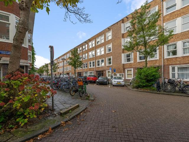 Bovenwoning te koop in De Baarsjes, Amsterdam