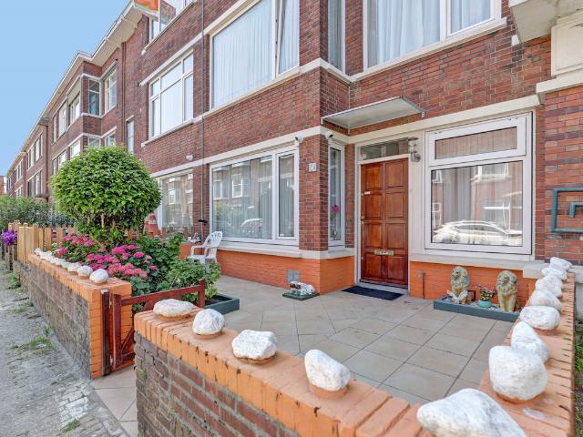 Benedenwoning te koop in 's-gravenhage, Rustenburg en Oostbroek