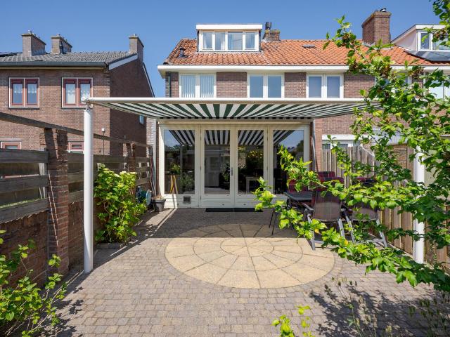 Eengezinswoning te koop in Voorschoten, Bloemenwijk