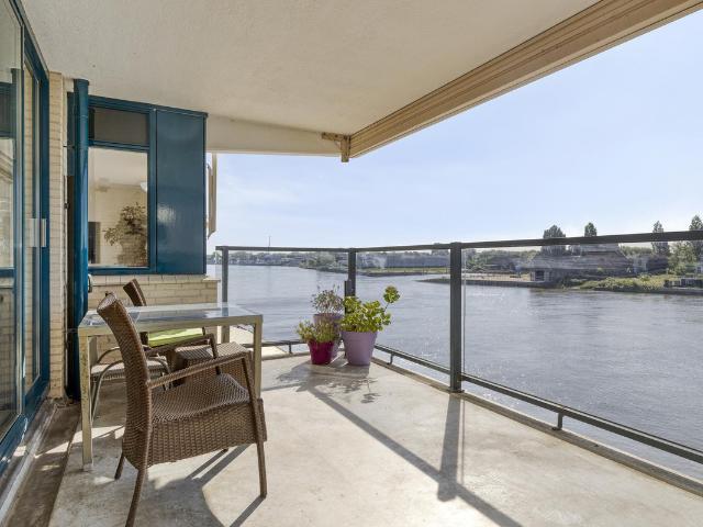 Studio te koop in Middelwatering, Capelle