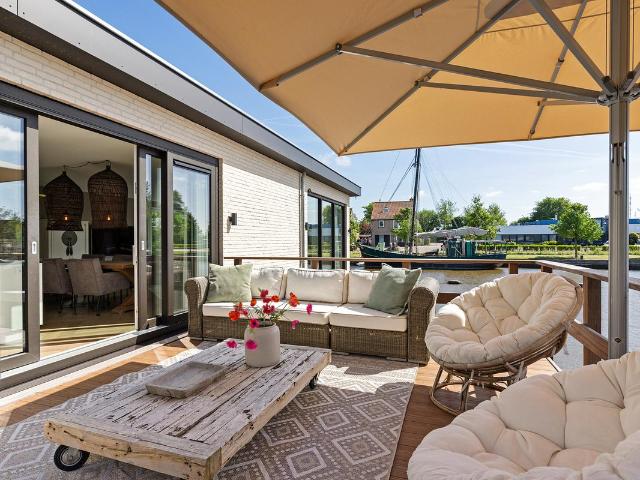 Geschakelde Woning te koop in Harlingen, Friesland