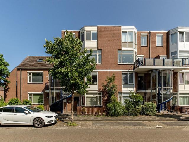 Dubbele Bovenwoning te koop in 's-gravenhage, Kraayenstein