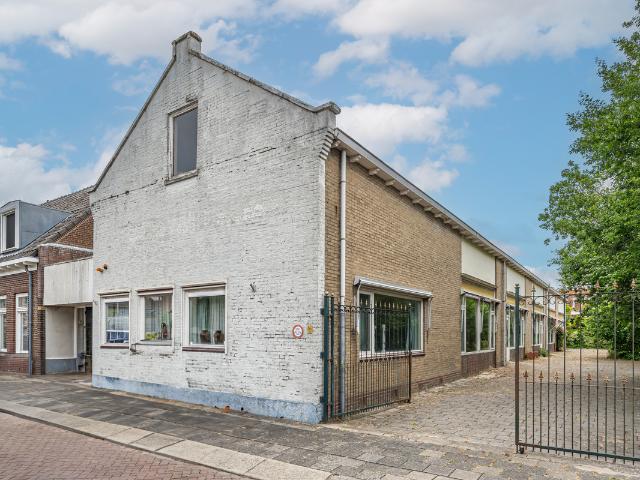 Woning te koop in Sommelsdijk, Zuid Holland