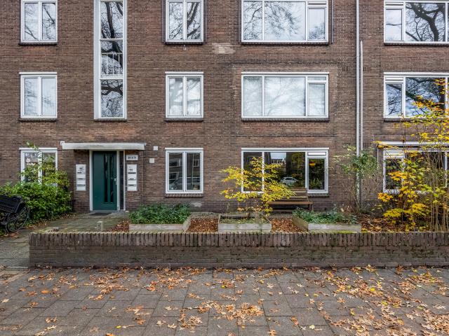 Benedenwoning te koop in Johannes Geradtswegbuurt, Hilversum