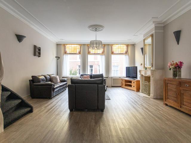 Bovenwoning te koop in Den Haag, Zuid Holland