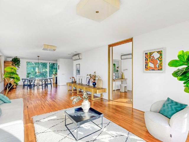 Bovenwoning te koop in Slotervaart, Amsterdam