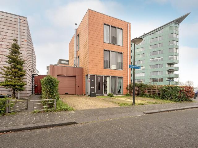 Eengezinswoning te koop in Almere, Eilandenbuurt