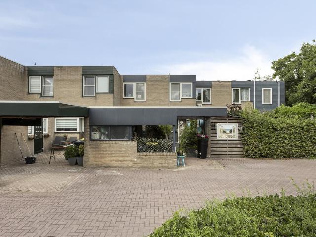 Eengezinswoning te koop in Oud-beijerland
