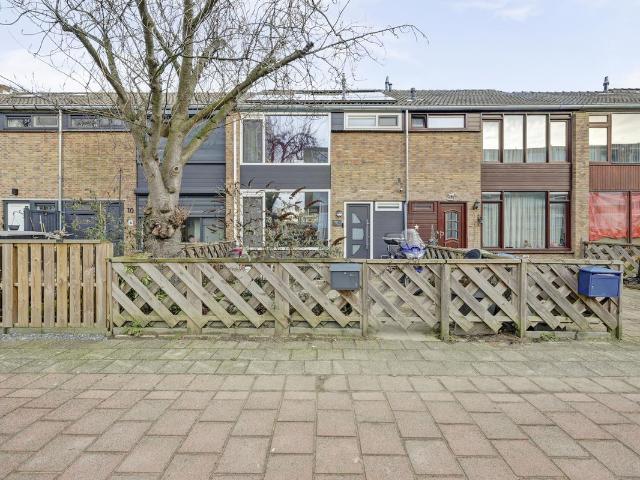 Woning te koop in Schiekamp, Spijkenisse