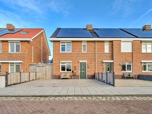 Woning te koop in De Elementen, Spijkenisse