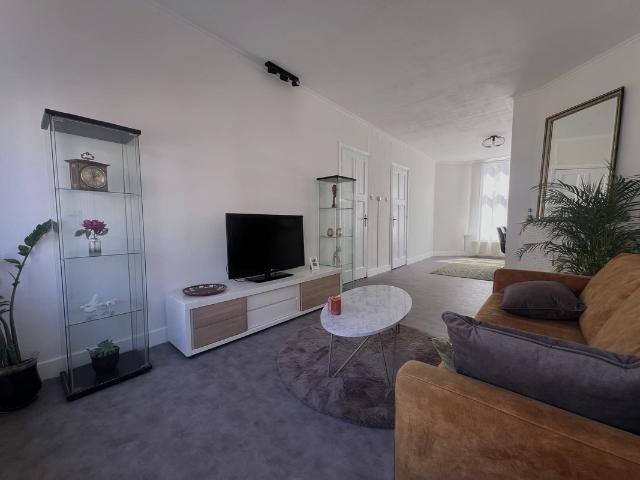 Bovenwoning te koop in 's-gravenhage, Valkenboskwartier