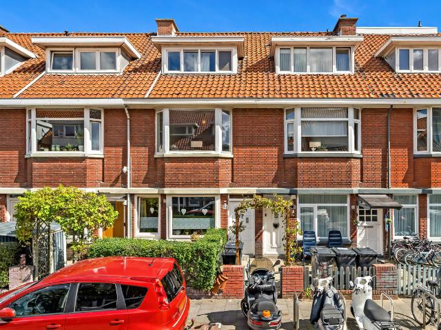Bovenwoning te koop in Laakkwartier, Den Haag