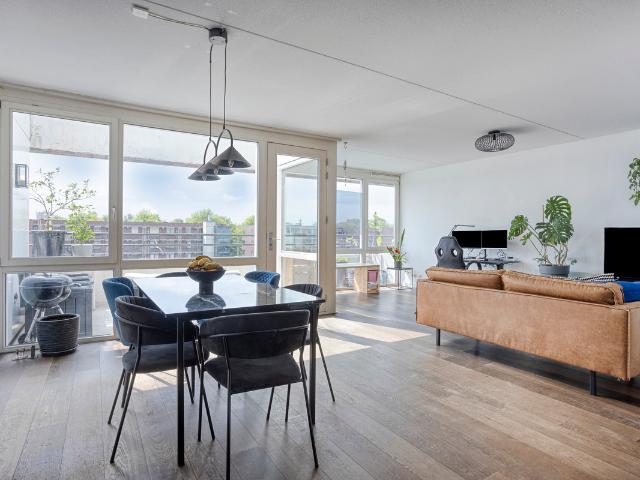 Bovenwoning te koop in Amsterdam, Nieuw-West
