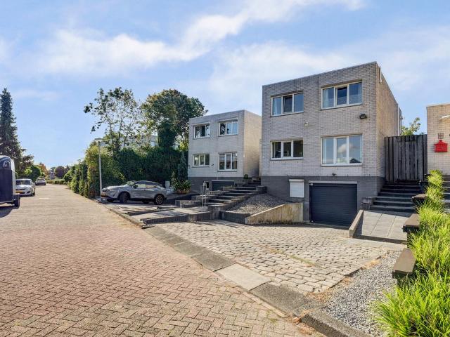 Villa te koop in Maaswijk, Spijkenisse