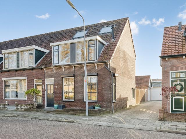 Woning te koop in Oude-tonge, Zuid Holland