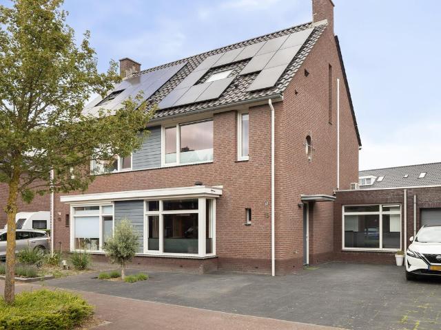 Eengezinswoning te koop in Halsteren, Halsteren