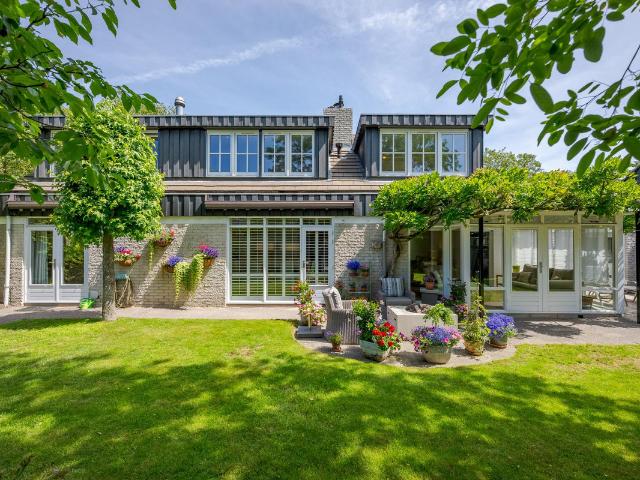 Villa te koop in Voorschoten
