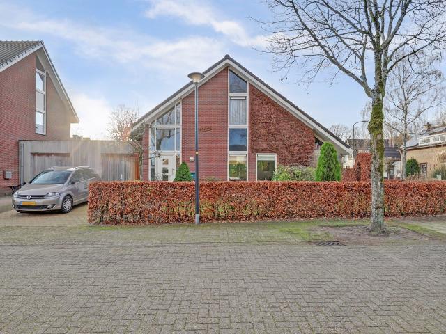 Woonboerderij te koop in Ugchelen, Gelderland