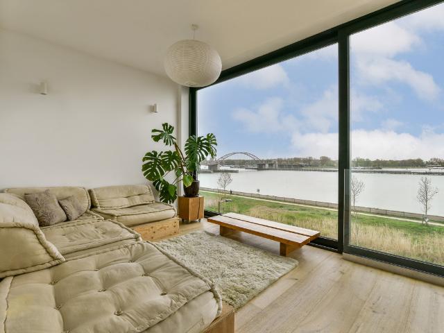 Bovenwoning te koop in Amsterdam, Oost