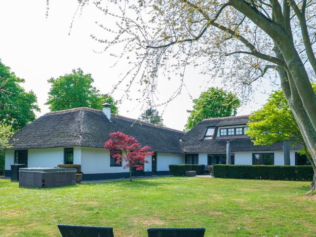 Landhuis te koop in Heiloo, Bollendorp