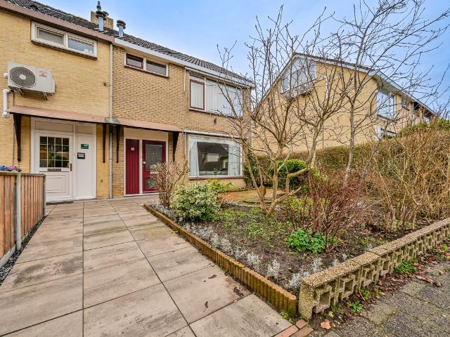 Woning te koop in Sterrenkwartier, Spijkenisse