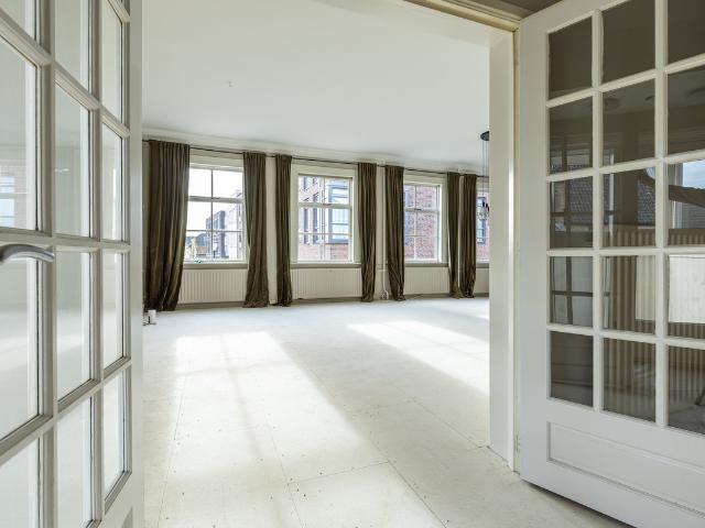 Dubbele Bovenwoning te koop in Klaaswaal, Zuid Holland