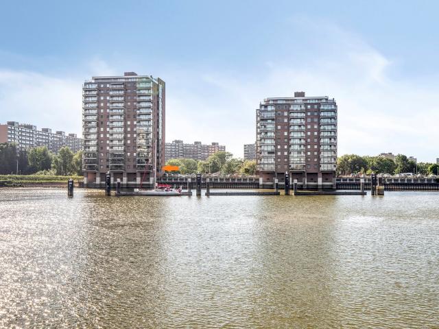 Studio te koop in Middelwatering, Capelle