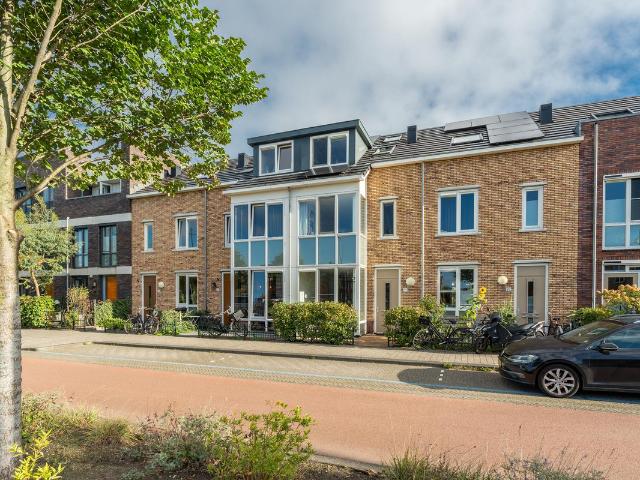 Woning te koop in Diemen, Noord Holland