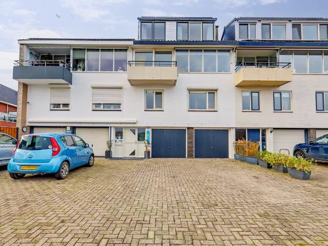 Woning te koop in 's-gravendeel, Zuid Holland