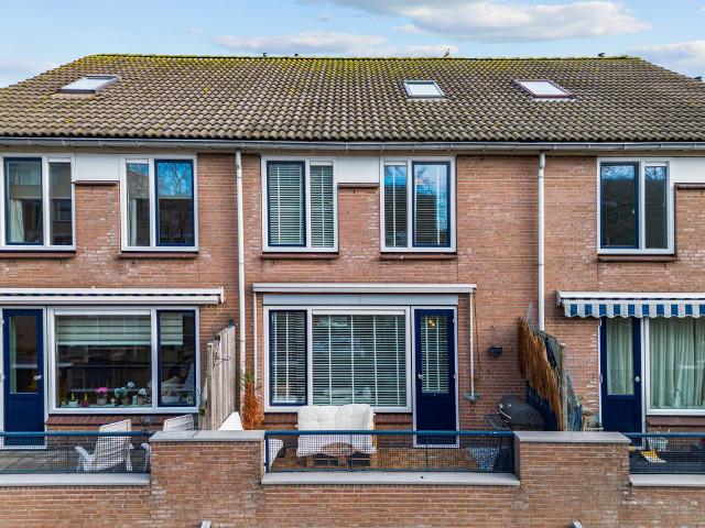 Bovenwoning te koop in Loosduinen, Zuid Holland