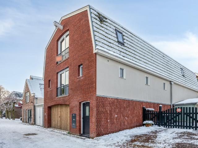 Bovenwoning te koop in Muiden, Noord Holland